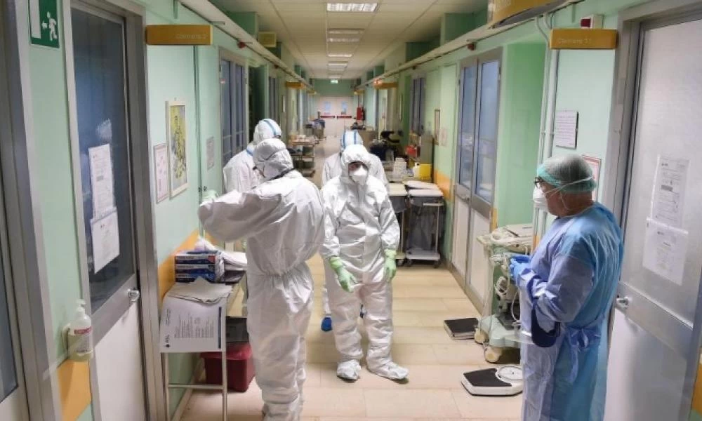 Πώς αντιδρά ο κοροναϊός στη ζέστη του καλοκαιριού;